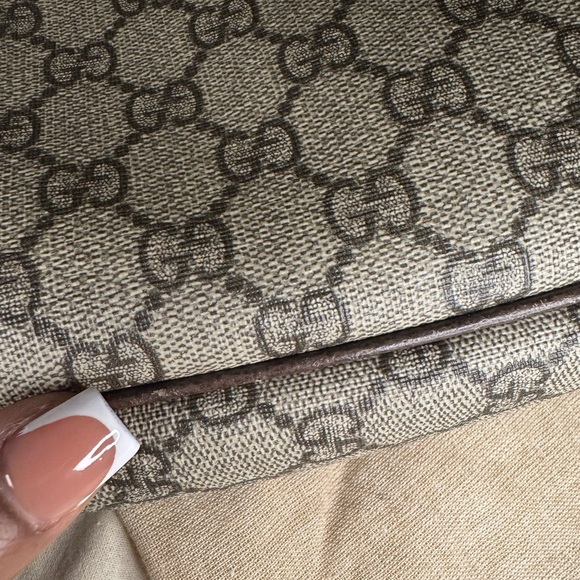 Gucci Beige and Brown Shoulder Bag with Gold Accents - Picture 7 of 16